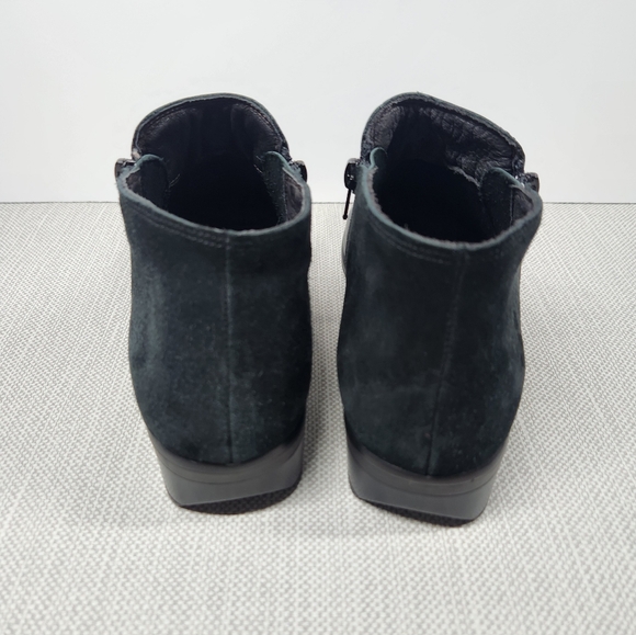Naot Helm Size 8 Black Ankle Boot Leather Suede Side Zip Bootie Comfort EU 39 - Picture 8 of 15